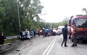 Pengalaman menyaksikan kemalangan jalan raya. Jalan Tutup 5 Jam Kemalangan 7 Kenderaan Carigold Forum
