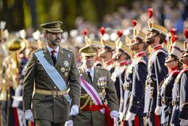 Un avión militar se estrelló este jueves en españa tras haber participado en el desfile de la fiesta nacional en madrid, informó un portavoz del ministerio de defensa a la afp. El Desfile Militar Marca El Dia De La Fiesta Nacional En Espana