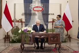 01:45 polandia vs rusia 23:00 belarusia vs azerbaijan 23:00 bosnia vs montenegro. Poland Considers Indonesia As Important Partner In Se Asia Antara News