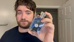 Amazon.com: Versace Pour Homme Signature (azul oscuro) para hombre, Versace  Pour Homme M, 100 ml en caja (AGP2) : Belleza y Cuidado Personal