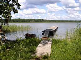 Череменецкое озеро — рыбалка, базы отдыха рядом, фото, монастырь, кемпинг,  как доехать на Туристер.ру