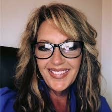 Lori Larkins's Instagram, Twitter & Facebook