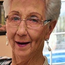 Allison Ettinger's Instagram, Twitter & Facebook