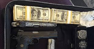 Aunty donna's big ol' house of fun. The Crazy Narco Instagram Photos Of Mexico S Drug Cartels