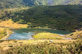 Aflată în apropierea stațiunii turistice borșa, cascada cailor și canionul cu același nume fac parte din parcul național munții rodnei. Traseu La Cascada Cailor Èi Lacul Ètiol Blogul Meu De CÄlÄtor
