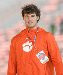 Findlay offensive tackle Luke Montgomery commits to Ohio State