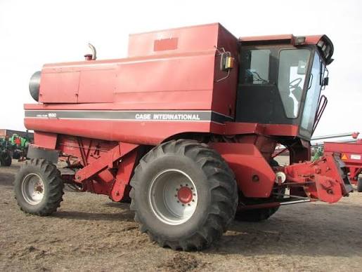 Case IH 1680 Combine