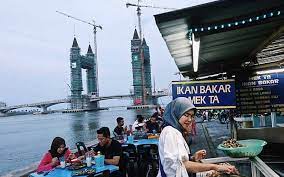 This unique mosque is surrounded by water and is seen as floating on. Jambatan Angkat Terengganu Bakal Jadi Tumpuan Lokasi Wajib Bergambar Free Malaysia Today Fmt