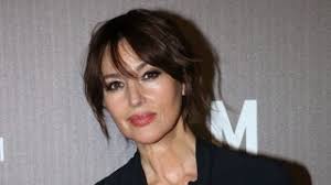 Jan 26, 2022 · tagli capelli over 50 e over 60: Tagli E Colori Di Capelli Che Ringiovaniscono Idee Dalle Star Over 50 Vanity Fair Italia