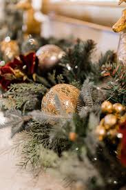 There is nothing more joyful than opening our doors to family and friends during this holiday season. Luxury Christmas Decorations I Bluegraygal