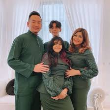 Mp3 duration 14:27 size 33.07 mb. Bergelar Ibu 2 Anak Datin Emylia Makin Cantik Bahagia Di Sisi Dato Ac Nona