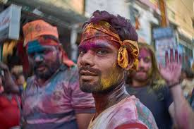 Crowd Chapra India Gray