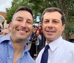 Meet Chris Robinson, Bryan Ashley's new National Sales Manager. Chris joins  the Bryan Ashley family with a long and diverse experience in the  hospitality industry in several leadership roles. Outside of work