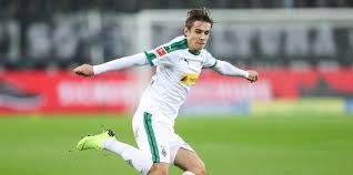 Bayern quartet lead whoscored's buli team of the 2020 (@whoscored). Big News As Falk Confirms 40m Lfc Target Keen On Anfield