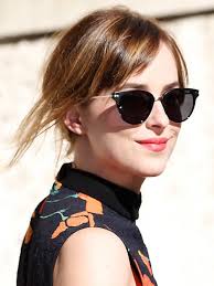 Frisuren neue schöne frisurenbilder im netz jolie. Pony Frisuren Schrag Die Schonsten Star Styles Stylight
