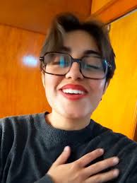 Cuando alguien que no es un ejemplo empieza a criticar. 🙂‍↔️🖕🏻 #fyp  #2026 #tomboyfemme #lgbt #acting