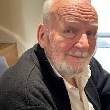 A big thank you to Leighton Opticians in Bath Road Swindon. Took my very  bent half moon specs in there today. Straightened them while I waited, gave  me a new hard case