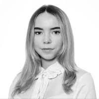 Molly Hyde's Instagram, Twitter & Facebook