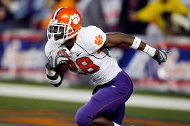 Clemson is updating its uniforms to make them look more like the ones the tigers used to wear. Austin Pendergist On Twitter When Clemson Runs Down The Hill On Saturday They Will Be Wearing Their All Purple Uniforms For Only The 10th Time In The Modern Era Let S Take A Little