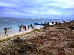 Pantai laguna sendiri sebenarnya ada di beberapa daerah di indonesia seperti di kabupaten kebumen dengan pantai laguna bopong puring. Wisatawan Dilarang Berenang Di Pantai Bengkulu Ekspress