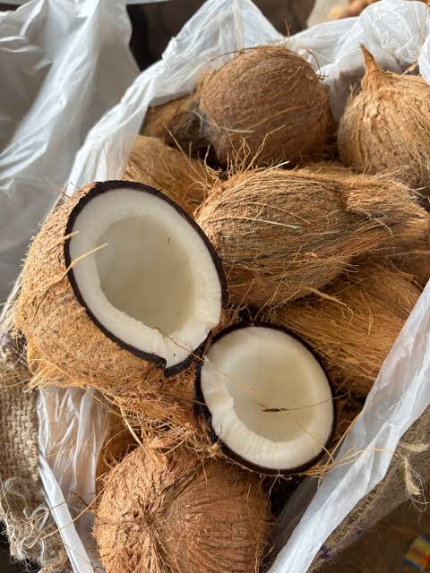 Fully Husked Coconut