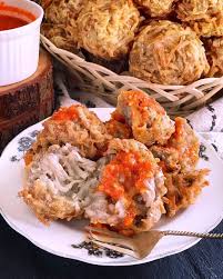 Cara Membuat Bakwan Keladi Yang Renyah Dan Resep Uyen Lengkap Bahan Bikin Talas Goreng Serta Bumbu Bentoel Bujun Goreng Di 2020 Resep Vegetarian Memasak Resep Masakan