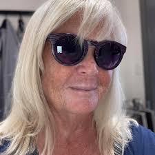 My Mum really wanted one of these ornaments but the shop has closed down.  Has anyone seen the same as this for sale anywhere please?