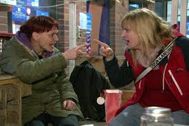 Hartz - Armes Deutschland“ schockiert: Spannungen eskalieren – Chris' Freundin und Carola geraten ständig aneinander. | Facebook