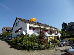 The haus am horn, as it was named, was designed by georg muche and adolf meyer as a prototype for affordable housing which could be quickly and the innovative kitchen of the haus am horn as it appears today. Haus Im Horn In Hagnau Ferien Urlaub Bodensee De