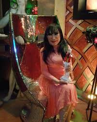 She began modeling at the age of 8 after seeing her eldest sister heather modelling. Lyn May Facebook