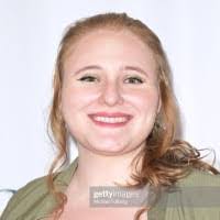 Amanda Sonnenberg's Instagram, Twitter & Facebook