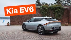 The kia ev6 is an electric compact crossover suv produced by kia. Vi Kollar In Nya Kia Ev6 Youtube