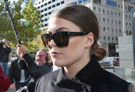 Wellness influencers like belle gibson promote dangerous pseudoscience. Fraudster Belle Gibson Has Northcote Home In Melbourne Raided Over 500 000 Fine 7news