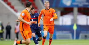 Jong oranje is een plezierige kennismaking met de voetbalsport voor alle jongens en meisjes van 4 jaar tot 6 het doel is dat s.v. Zizkblaur2t6dm
