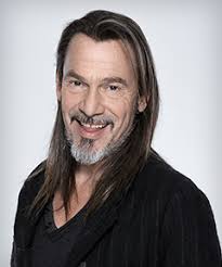 J'y vais, si une chanson, aime la vie, rafale de vent, la vie ne m'apprend rien. Coach Florent Pagny Wiki The Voice Fandom