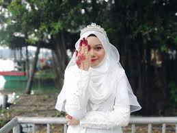 Gambar dibuat sedemikian rupa agar terbentuk objek atau gambar dari besar ke kecil menggunakan. Photoshoot Tanpa Pengantin Lelaki Pelamin Angan Wanita Musnah Sebab Tak Setia Kisah Dunia