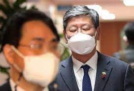'택시 기사 폭행' 이용구 차관 사의 표명 새 혁신 절실. ì´ìš©êµ¬ í­í–‰ ì˜ìƒ ë³´ê³ ë„ ëª» ë³¸ ì²™í•œ ê²½ì°° ê²€ì°° ìˆ˜ì‚¬ ì˜í–¥ì€
