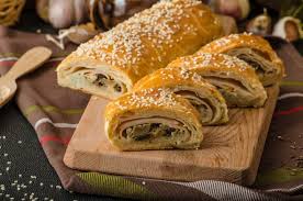 Quiche alle zucchine, fiori di zucca e mozzarella, torta salata di pasta sfoglia con riso, spinaci e feta, torta salata al salmone e zucchine. Tante Ricette Con La Pasta Sfoglia Mamma Felice