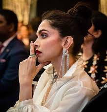 Bollywood On Instagram Deepikapadukone Bridal Jewels Dipika Padukone Fashion Sketches Dresses