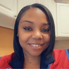 Antoinette Sewell's Instagram, Twitter & Facebook