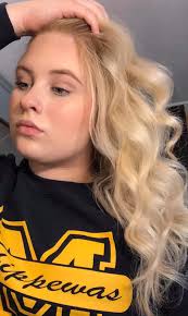 The beautiful miss Haley!! Double process with enlightener and a ashy  blonde root ! Finished off with a white ash blonde toner !! Little trimmy  trim and Walah!! Beach blonde ready 😍💕😲💁🏼