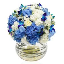 As a leading online florist, we deliver the most exquisite fathers day gift, fathers day flower arrangements all over hong kong. Father S Day Flowers Online Delivery Dubai Best Florist In Uae June Flowers