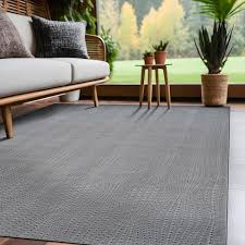 Lyndon Solid Grey 2 ft. x 5 ft. Rectangle Indoor Runner Rug MT1005717US