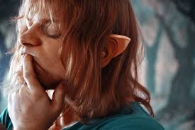 Forked ears, lurid skin shades, uncuttable hair, or horns that resemble a crown (not really horns). Roaming In Wonderland With Ears The Elf Ear Headphones Reviewed Boing Boing