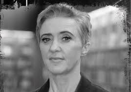 Vyhodila svojho otca do smetí...tak ako jej povedal. Divná Sally Diamond