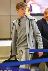 Love Actually Child Actor Thomas Brodie Sangster Looks All Grown Up Thomas Brodie Thomas Brodie Sangster Brodie Sangster