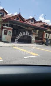 Fasilitas dan pelayanan yang ditawarkan oleh sampit residence managed by flat06 menjaminkan pengalaman menginap yang menyenangkan bagi para tamu. For Rent Taman Impian Emas Property Rentals On Carousell