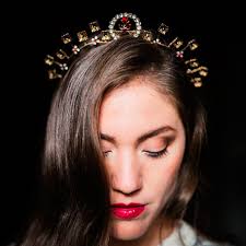 Tocados (en forma de corona) para novias