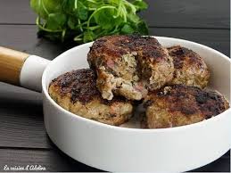 Une Recette Rapide Et Facile Et Fleischkiechle Galette De Viande Cette Recette Alsacienne Va Vous Plaire A Cou Recettes De Cuisine Recette Recette Allemande