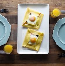 Probier Am Wochenende Mal Diese Herzhaften Fruhstucks Crepe Taschen Weil Man Gonnt Sich Ja Sonst Nichts Essen Und Trinken Rezepte Essen Und Trinken Lecker